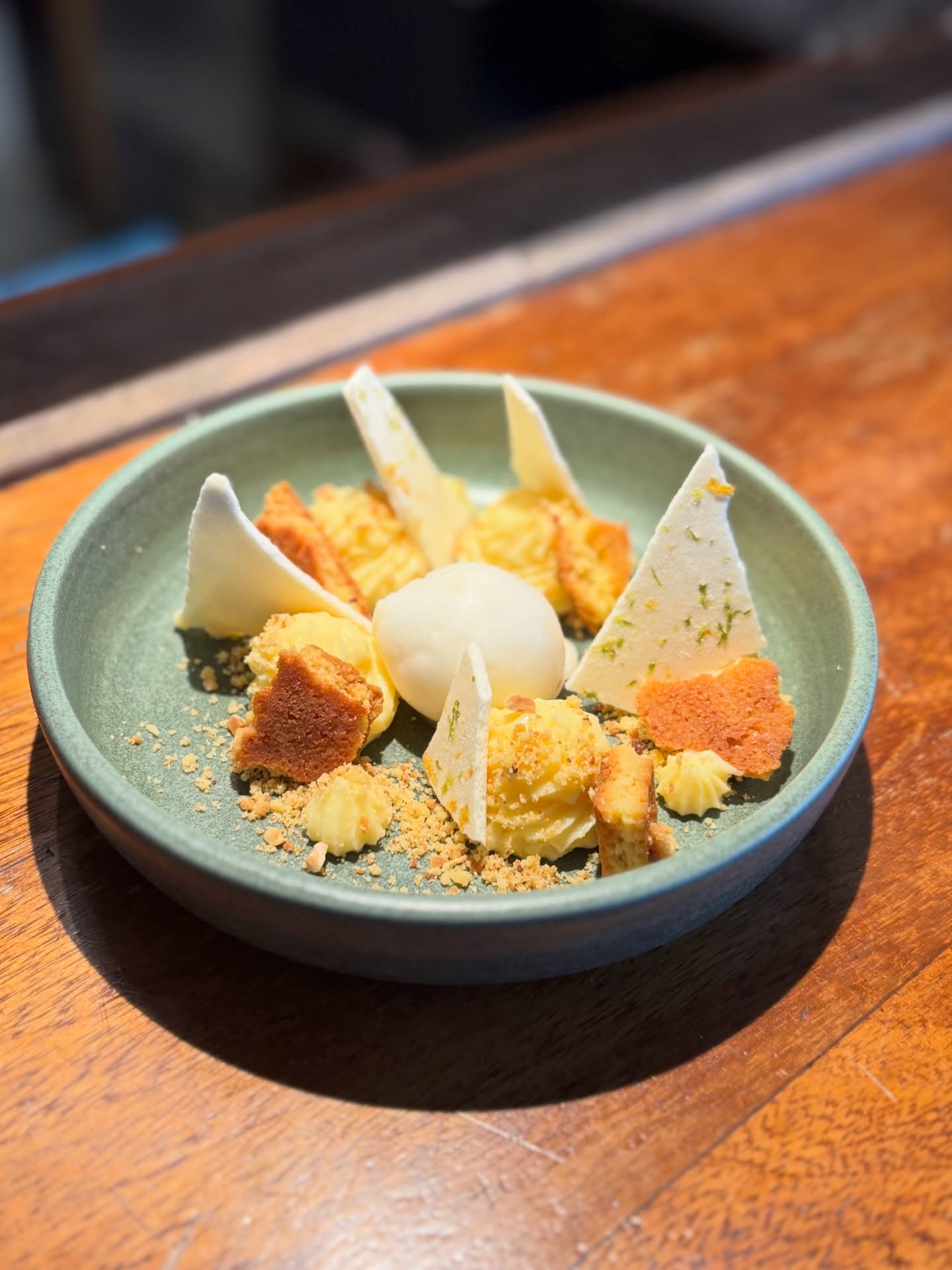 Elle apporte une touche de nouveauté sur notre carte hiver : la tarte au citron, meringuée et déstructurée. A découvrir et déguster tous les jours au Café du port. 🤗